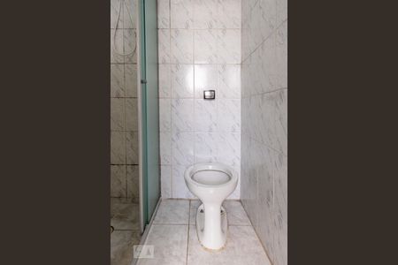 Banheiro de casa de condomínio para alugar com 1 quarto, 50m² em Vila Oratório, São Paulo
