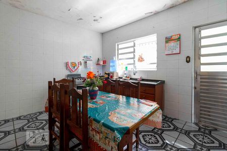 Cozinha de casa à venda com 1 quarto, 160m² em Jardim Ivone, São Paulo