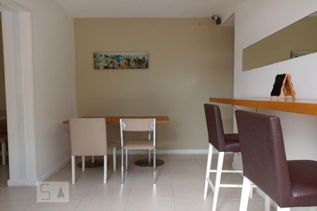 Apartamento para alugar com 50m², 2 quartos e sem vaga Apartamento para alugar com 50m², 2 quartos e sem vagaÁrea comum - Salão de festas