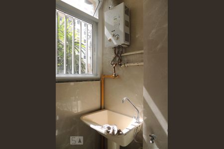 Área de Serviço de apartamento para alugar com 2 quartos, 50m² em Anil, Rio de Janeiro
