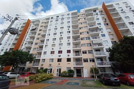 Fachada do bloco de apartamento para alugar com 2 quartos, 50m² em Anil, Rio de Janeiro