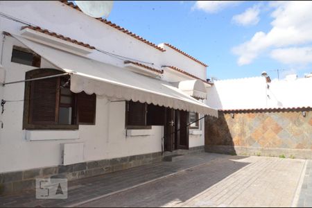 Casa de condomínio à venda com 68m², 2 quartos e 2 vagasFachada