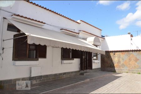 Casa de condomínio à venda com 68m², 2 quartos e 2 vagasFachada