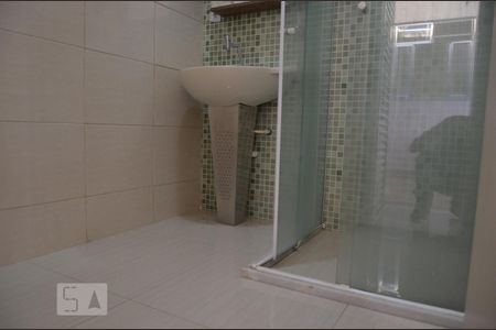 Casa de condomínio à venda com 68m², 2 quartos e 2 vagasBanheiro Social- box