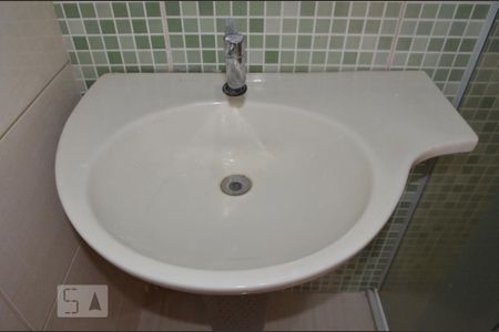 Casa de condomínio à venda com 68m², 2 quartos e 2 vagasBanheiro Social- pia