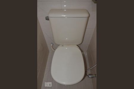 Casa de condomínio à venda com 68m², 2 quartos e 2 vagasBanheiro Social