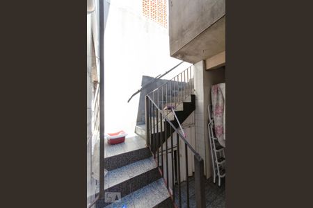 Casa para alugar com 150m², 2 quartos e 1 vagaEscada