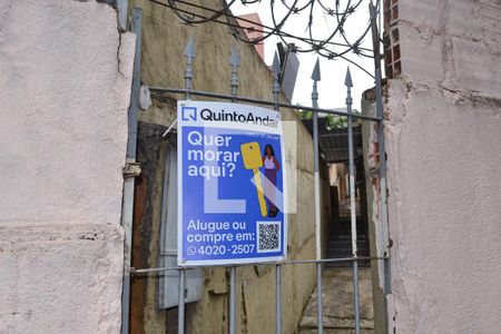 Casa à venda com 200m², 2 quartos e 4 vagas Casa à venda com 200m², 2 quartos e 4 vagasPlaquinha