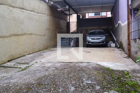 Casa à venda com 200m², 2 quartos e 4 vagas Casa à venda com 200m², 2 quartos e 4 vagasGaragem