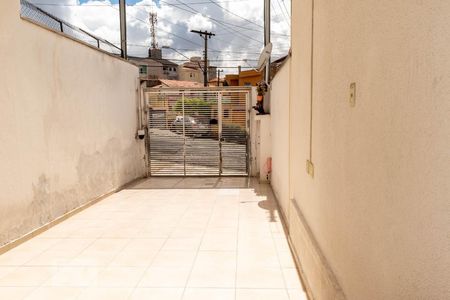 Casa à venda com 100m², 3 quartos e 2 vagas Casa à venda com 100m², 3 quartos e 2 vagasGaragem