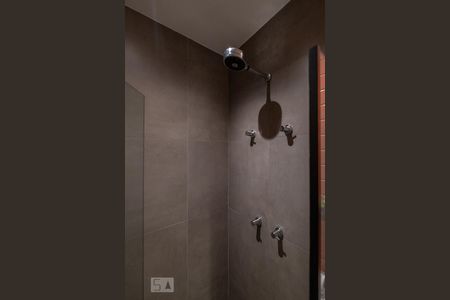 Apartamento à venda com 32m², 1 quarto e 1 vagaBanheiro - Detalhe chuveiro