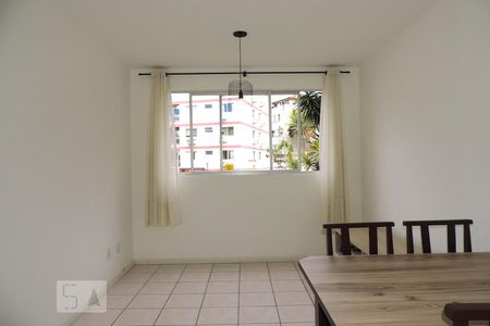 Sala de apartamento para alugar com 2 quartos, 56m² em Trindade, Florianópolis