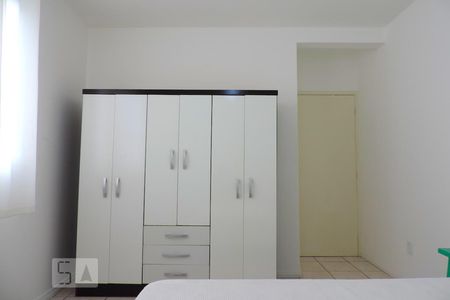 Quarto 1 - Armários de apartamento para alugar com 2 quartos, 56m² em Trindade, Florianópolis
