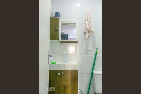 Banheiro da Suíte de apartamento à venda com 1 quarto, 35m² em Nonoai, Porto Alegre