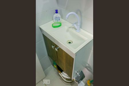 Banheiro da Suíte de apartamento para alugar com 1 quarto, 35m² em Nonoai, Porto Alegre