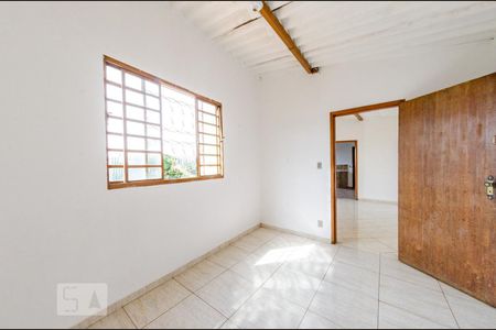 Quarto 1 de casa para alugar com 2 quartos, 100m² em Nova Gameleira, Belo Horizonte