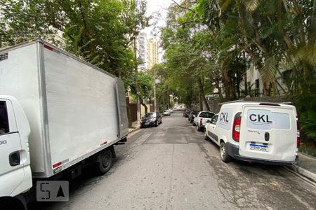 Apartamento para alugar com 250m², 4 quartos e 4 vagasVista da Rua