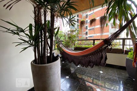 Apartamento para alugar com 250m², 4 quartos e 4 vagasSacada