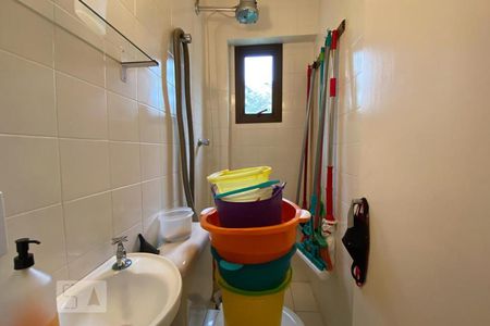 Apartamento para alugar com 250m², 4 quartos e 4 vagasBanheiro de Serviço