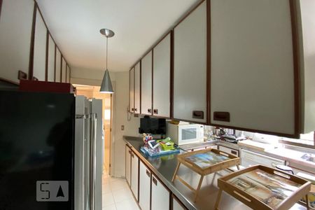 Apartamento para alugar com 250m², 4 quartos e 4 vagasCozinha