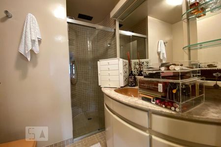 Apartamento para alugar com 250m², 4 quartos e 4 vagasBanheiro