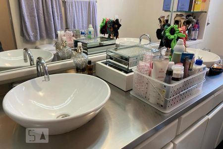 Apartamento para alugar com 250m², 4 quartos e 4 vagasBanheiro - Torneira