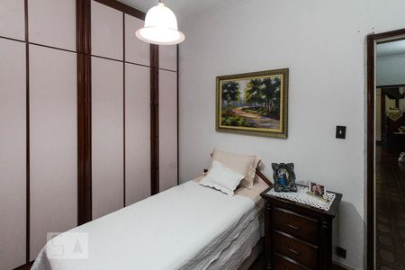 Casa à venda com 300m², 3 quartos e 3 vagas Casa à venda com 300m², 3 quartos e 3 vagasQuarto