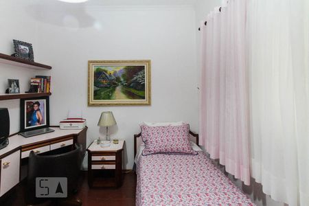 Casa à venda com 300m², 3 quartos e 3 vagas Casa à venda com 300m², 3 quartos e 3 vagasQuarto