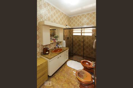 Casa à venda com 300m², 3 quartos e 3 vagas Casa à venda com 300m², 3 quartos e 3 vagasBanheiro da suite