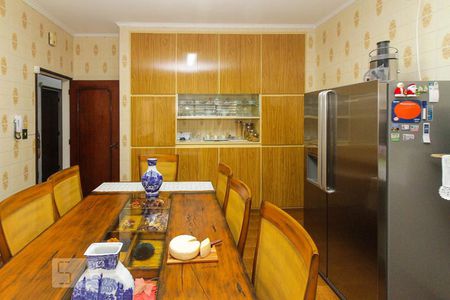 Casa à venda com 300m², 3 quartos e 3 vagas Casa à venda com 300m², 3 quartos e 3 vagasCozinha