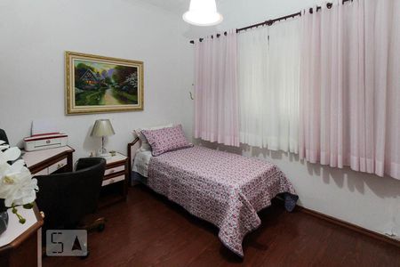 Casa à venda com 300m², 3 quartos e 3 vagas Casa à venda com 300m², 3 quartos e 3 vagasQuarto