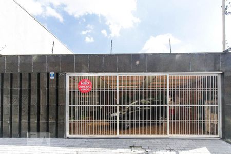 Casa à venda com 300m², 3 quartos e 3 vagas Casa à venda com 300m², 3 quartos e 3 vagasFachada