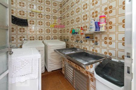 Casa à venda com 300m², 3 quartos e 3 vagas Casa à venda com 300m², 3 quartos e 3 vagasÁrea de Serviço