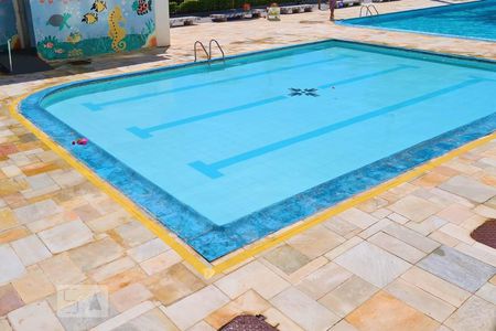 Apartamento à venda com 55m², 2 quartos e sem vagaÁrea comum - Piscina