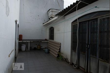 Casa à venda com 291m², 5 quartos e 2 vagas Casa à venda com 291m², 5 quartos e 2 vagasQuintal