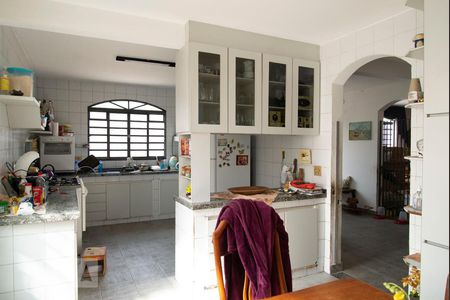 Casa à venda com 291m², 5 quartos e 2 vagas Casa à venda com 291m², 5 quartos e 2 vagasCozinha 2