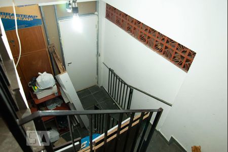 Casa à venda com 291m², 5 quartos e 2 vagas Casa à venda com 291m², 5 quartos e 2 vagasEscadas