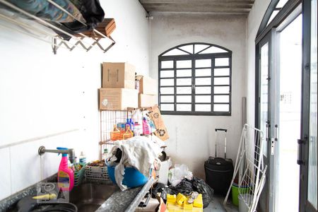 Casa à venda com 291m², 5 quartos e 2 vagas Casa à venda com 291m², 5 quartos e 2 vagasLavanderia