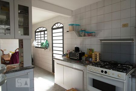 Casa à venda com 291m², 5 quartos e 2 vagas Casa à venda com 291m², 5 quartos e 2 vagasCozinha 2