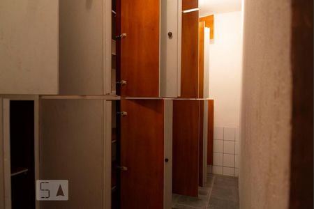 Casa à venda com 291m², 5 quartos e 2 vagas Casa à venda com 291m², 5 quartos e 2 vagasCloset do Quarto 2