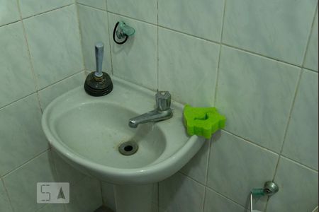 Casa à venda com 291m², 5 quartos e 2 vagas Casa à venda com 291m², 5 quartos e 2 vagasPia