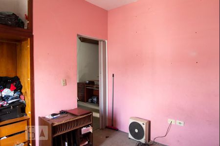 Casa à venda com 291m², 5 quartos e 2 vagas Casa à venda com 291m², 5 quartos e 2 vagasQuarto 4