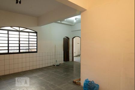 Casa à venda com 291m², 5 quartos e 2 vagas Casa à venda com 291m², 5 quartos e 2 vagasSegunda sala