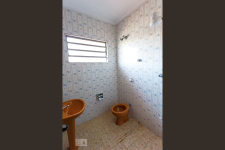 Casa à venda com 180m², 3 quartos e 2 vagasBanheiro