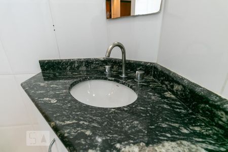 Casa de condomínio para alugar com 100m², 2 quartos e sem vagaBanheiro - Torneira