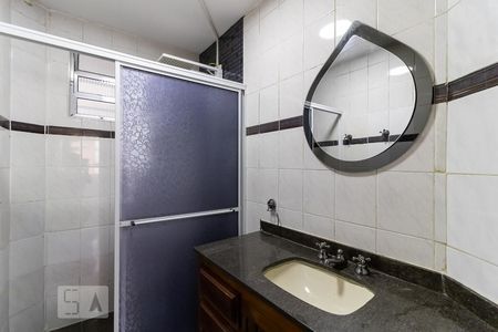 Banheiro de apartamento à venda com 1 quarto, 52m² em Liberdade, São Paulo