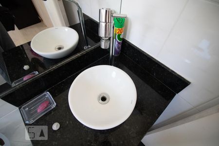 Casa à venda com 120m², 4 quartos e 3 vagas Casa à venda com 120m², 4 quartos e 3 vagasBanheiro da suite 2 - pia