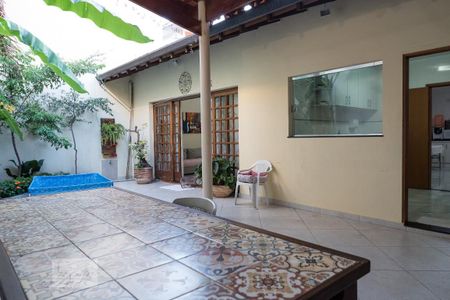 Casa à venda com 230m², 3 quartos e 3 vagasChurrasqueira