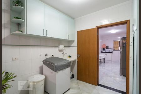 Casa à venda com 230m², 3 quartos e 3 vagasLavanderia
