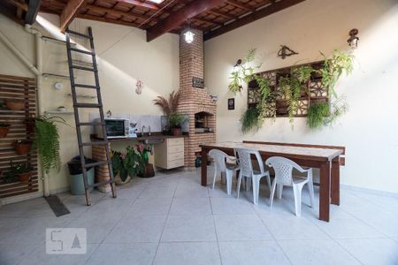 Casa à venda com 230m², 3 quartos e 3 vagasChurrasqueira